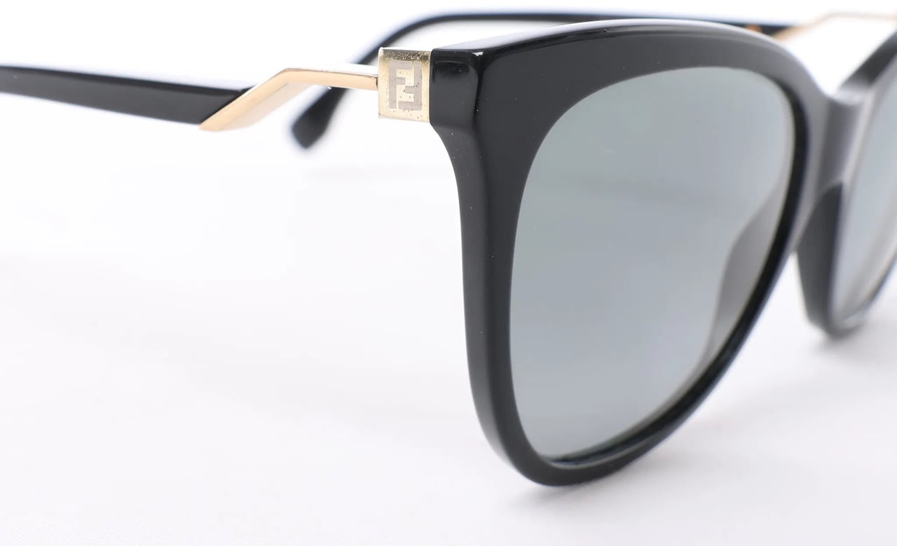 Fendi Zucca FF Logo Wayfarer Sunglasses in Black Zwart