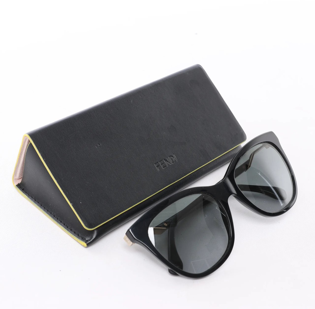 Fendi Zucca FF Logo Wayfarer Sunglasses in Black Zwart