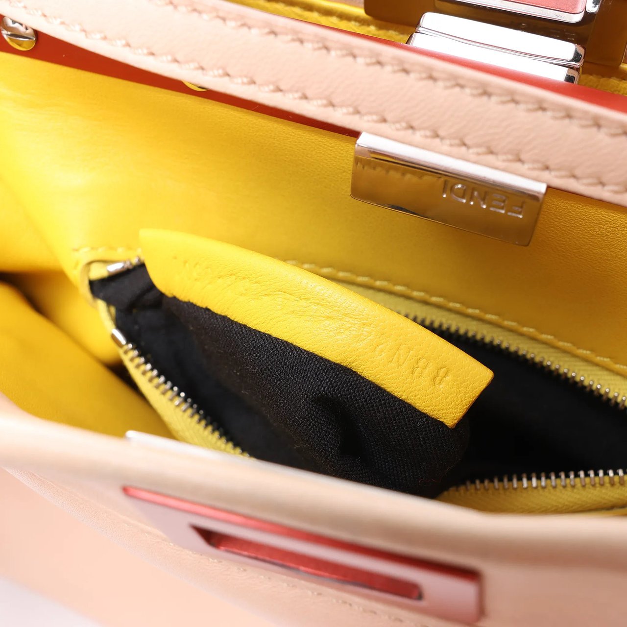 Fendi Peekaboo Mini Leather 2Way Handbag in Pink 8BN244 Roze