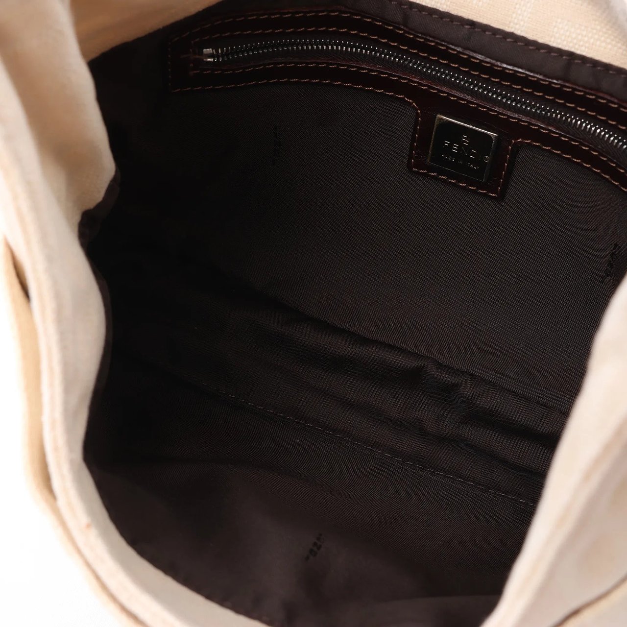 FENDI Mamma Baguette Canvas & Leather Shoulder bag in Beige Beige