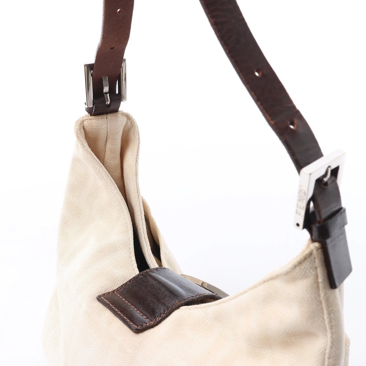 FENDI Mamma Baguette Canvas & Leather Shoulder bag in Beige Beige