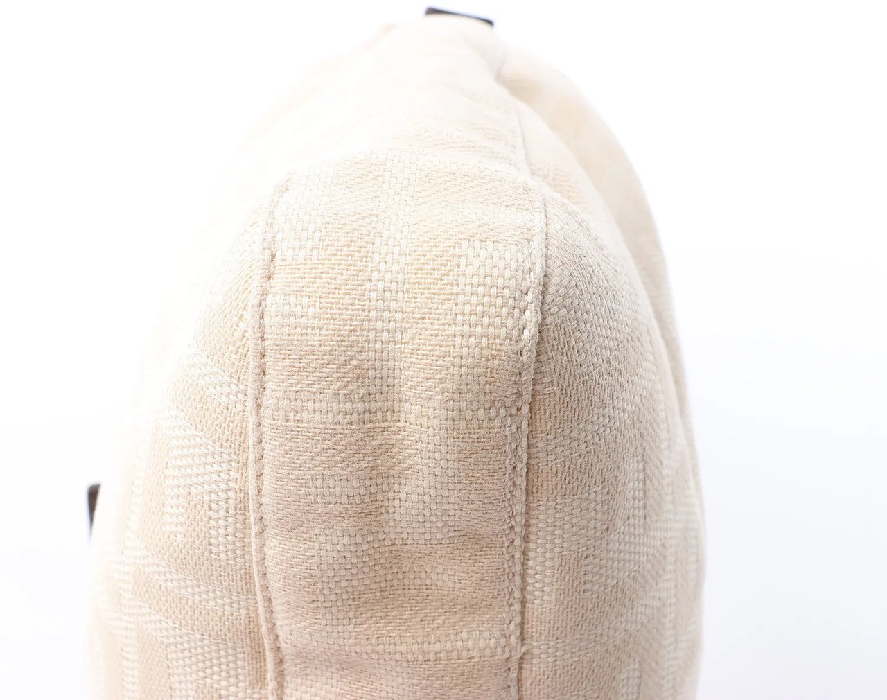 FENDI Mamma Baguette Canvas & Leather Shoulder bag in Beige Beige