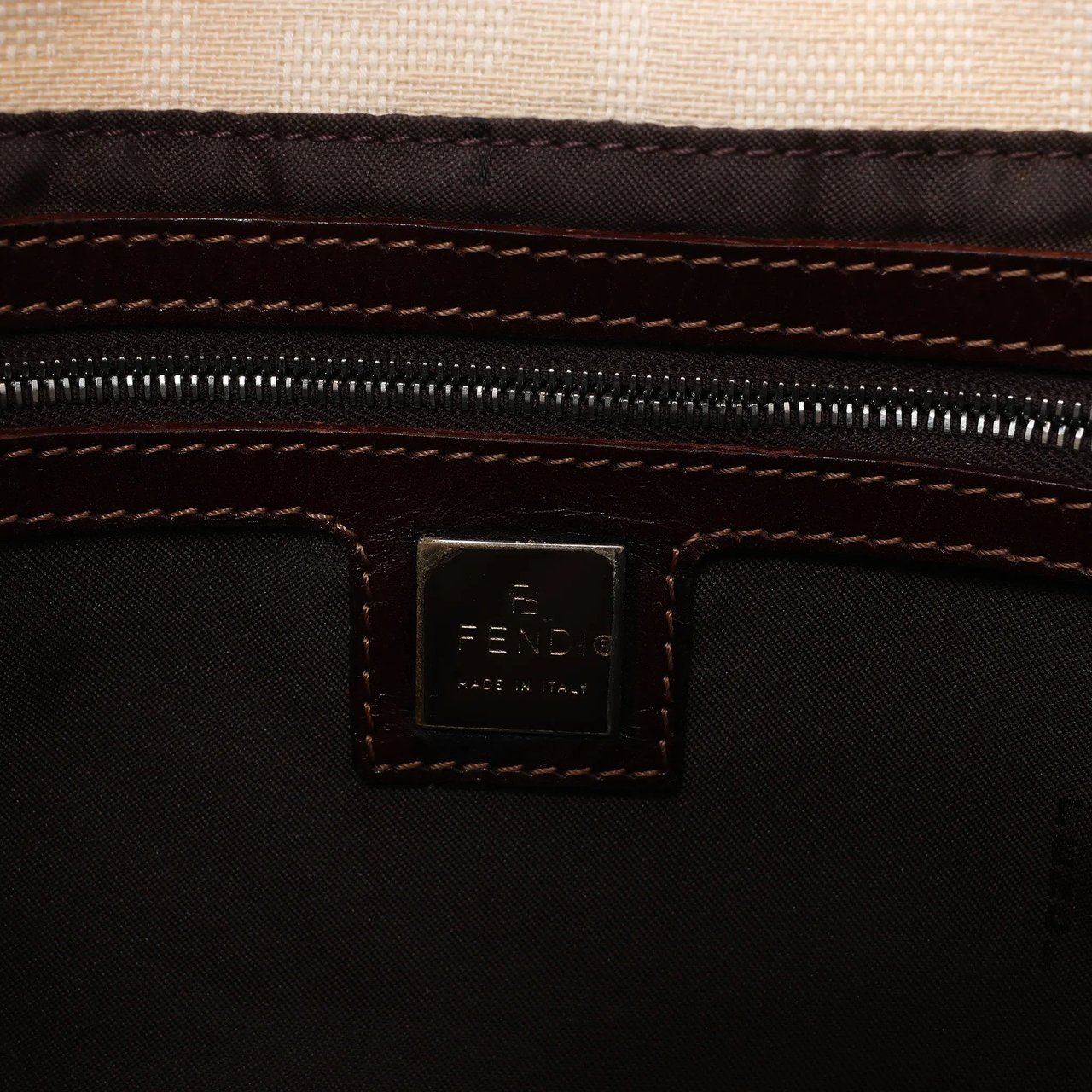 FENDI Mamma Baguette Canvas & Leather Shoulder bag in Beige Beige