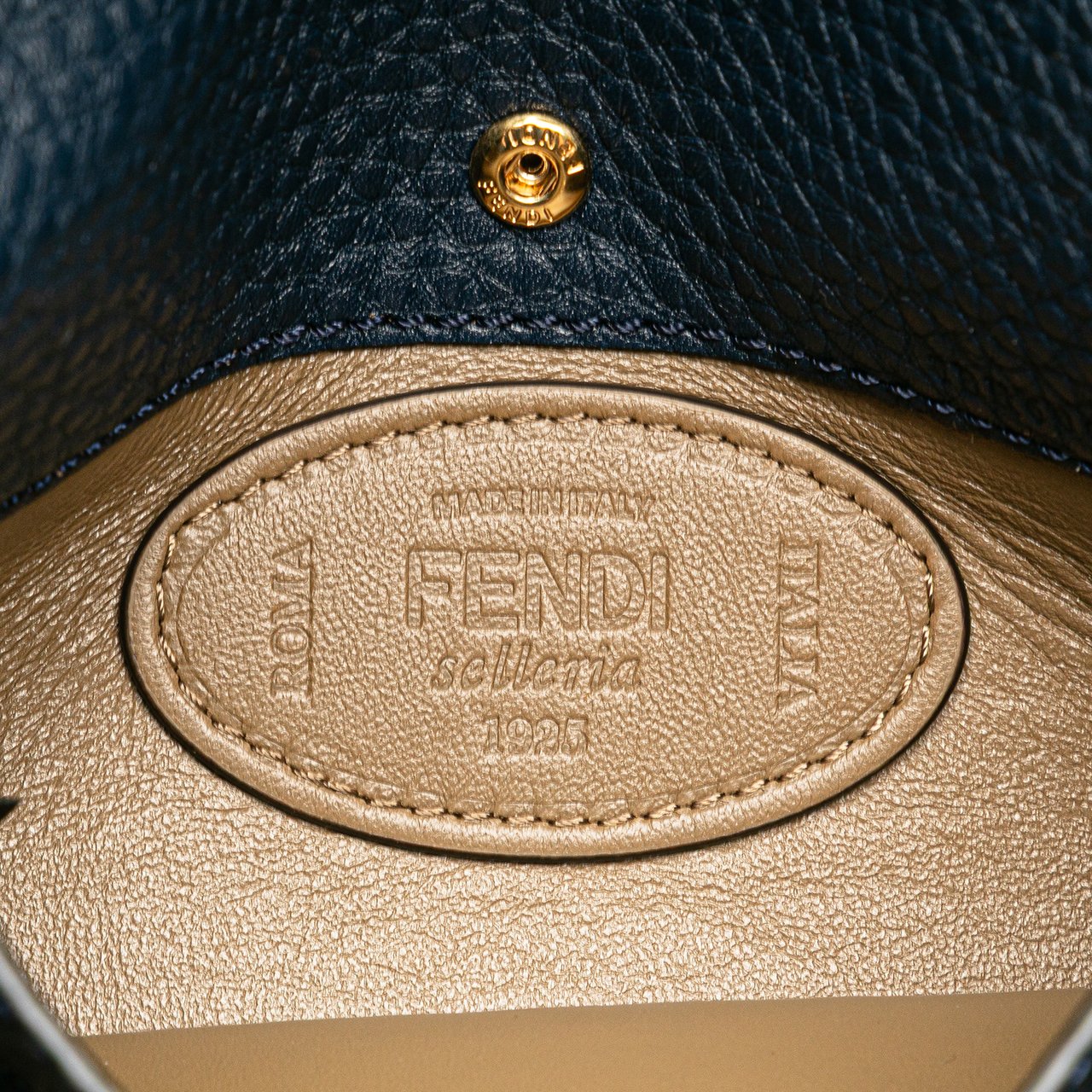 Fendi Leather Selleria Baguette Satchel Blauw
