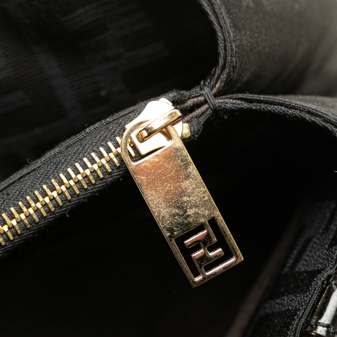 Fendi Small Zucca Canvas Mia Chain Tote Zwart