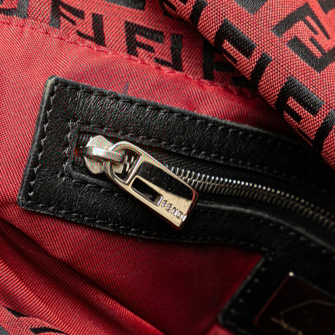 Fendi Zucca Canvas Double Flap Mamma Rood