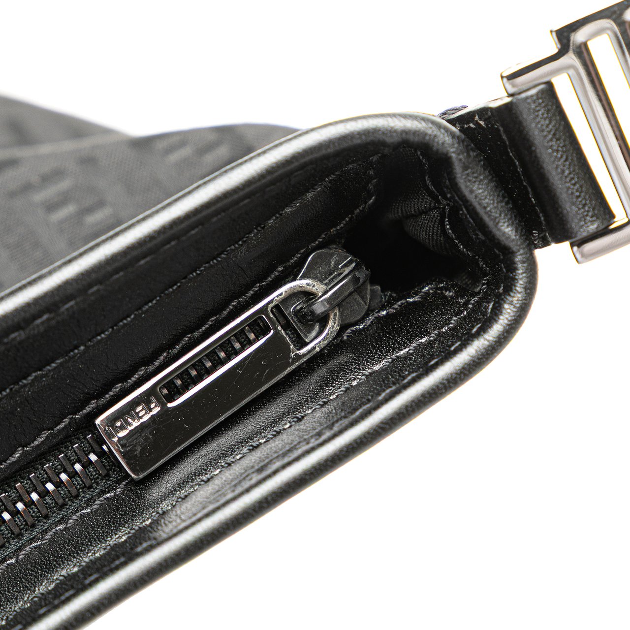 Fendi Zucchino Canvas Crossbody Zwart