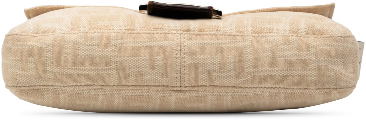 Fendi Zucca Canvas Baguette Bruin