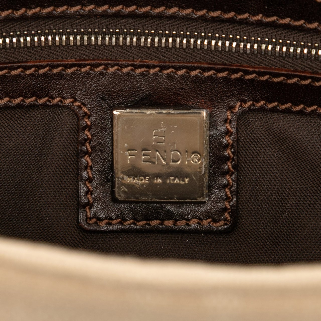 Fendi Zucca Canvas Baguette Bruin