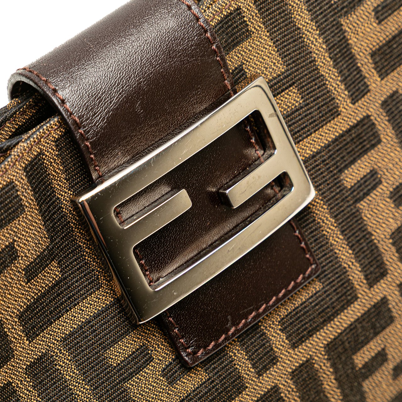 Fendi Zucca Canvas Shoulder Bag Bruin