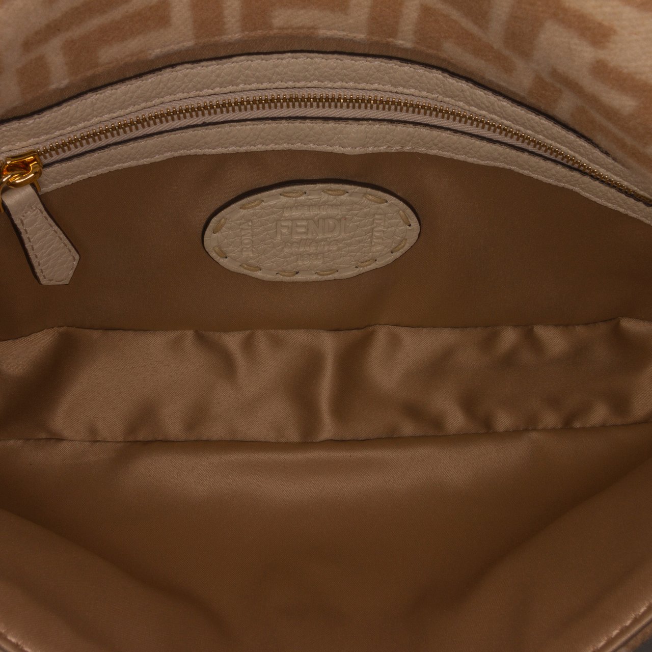 Fendi Zucca Wool Selleria Baguette Bruin