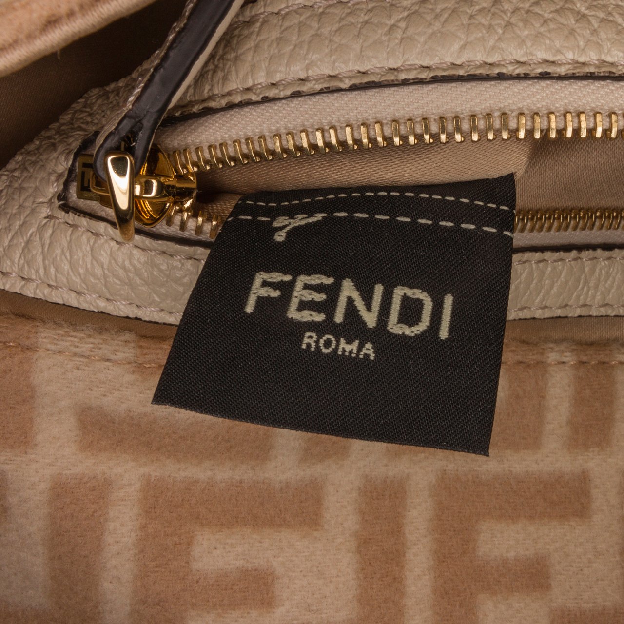 Fendi Zucca Wool Selleria Baguette Bruin