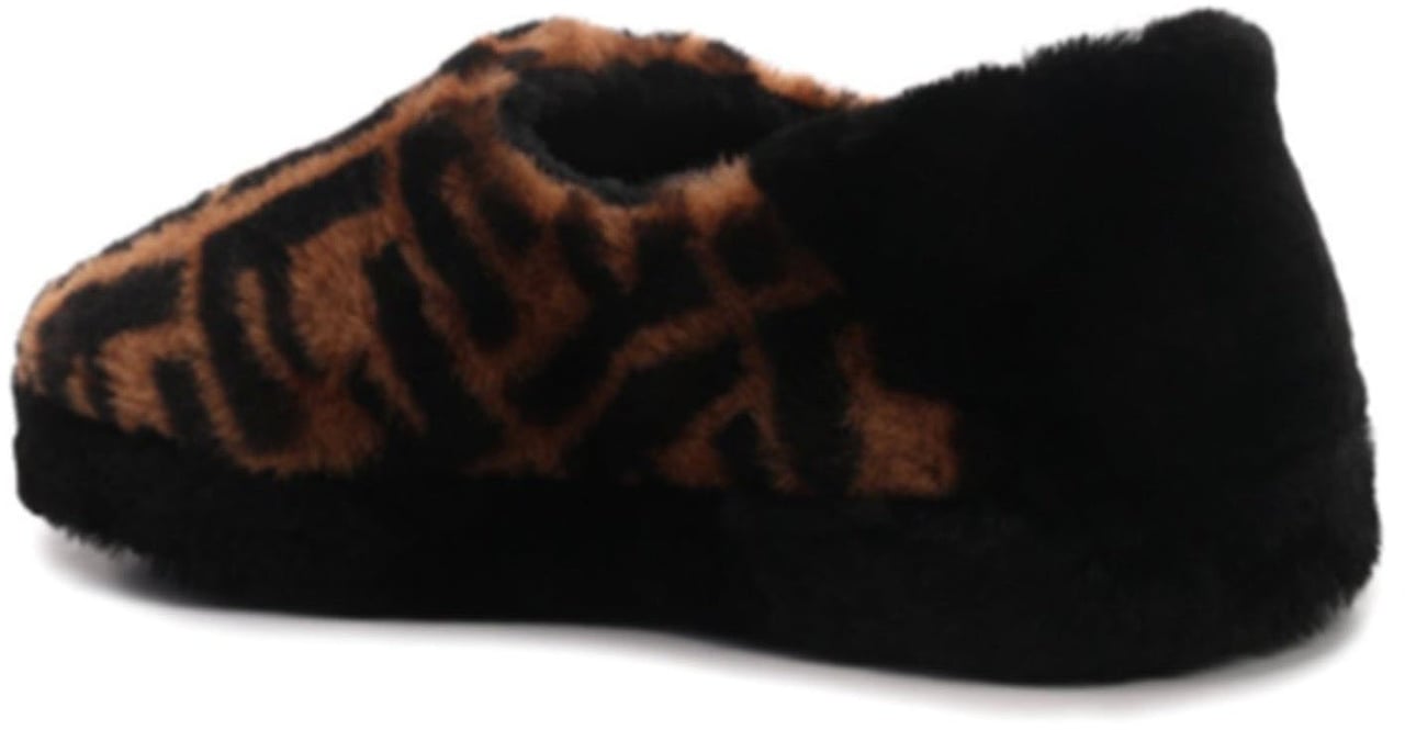 Fendi Fendi Fur Slippers Bruin