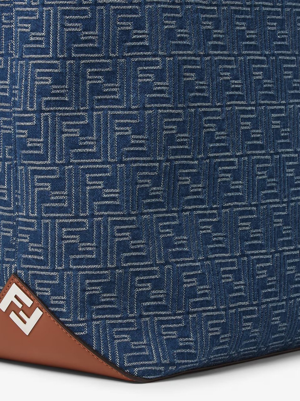 Fendi Blue Geometric Pattern Leather Accent Tote Groen