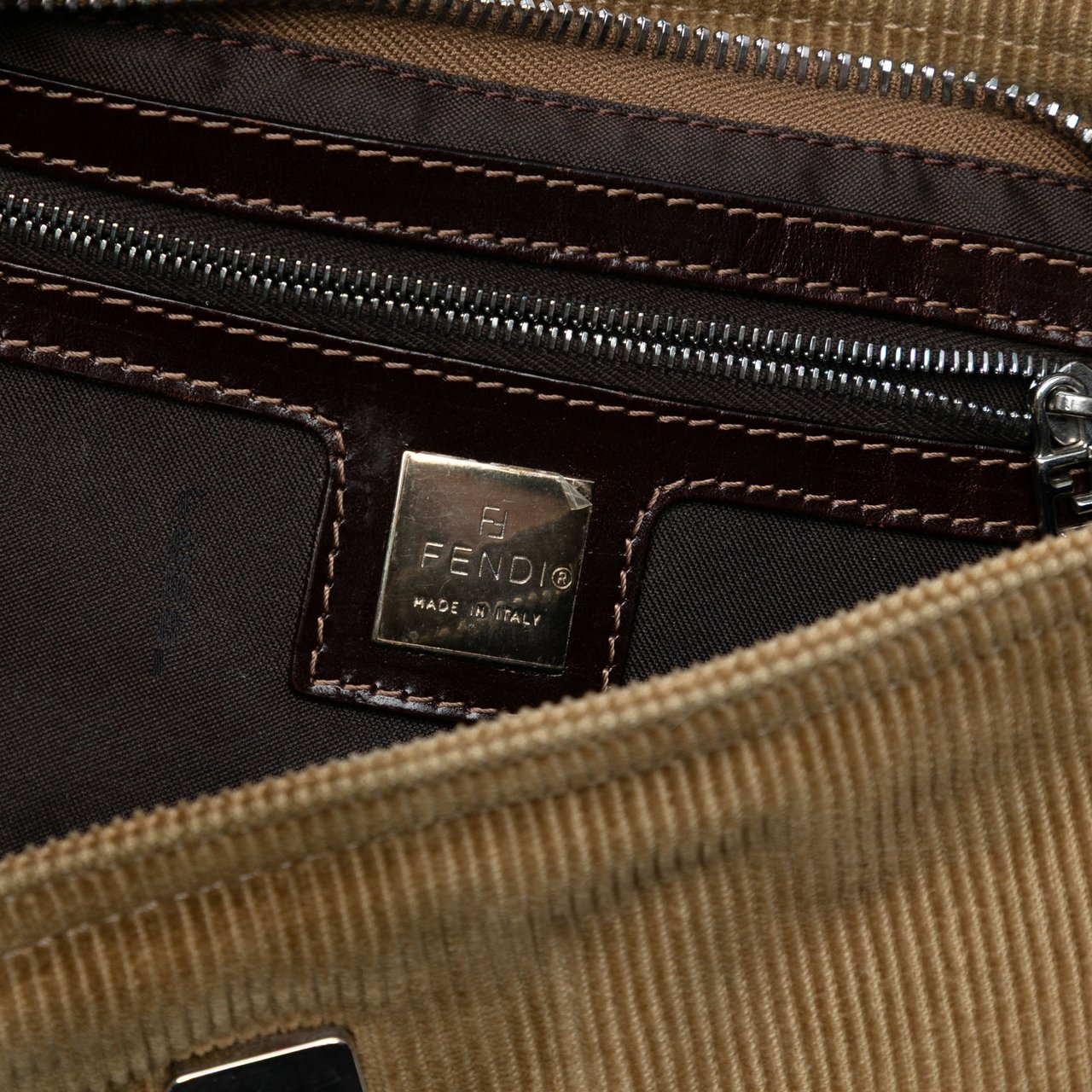 Fendi Corduroy Baguette Pochette Bruin