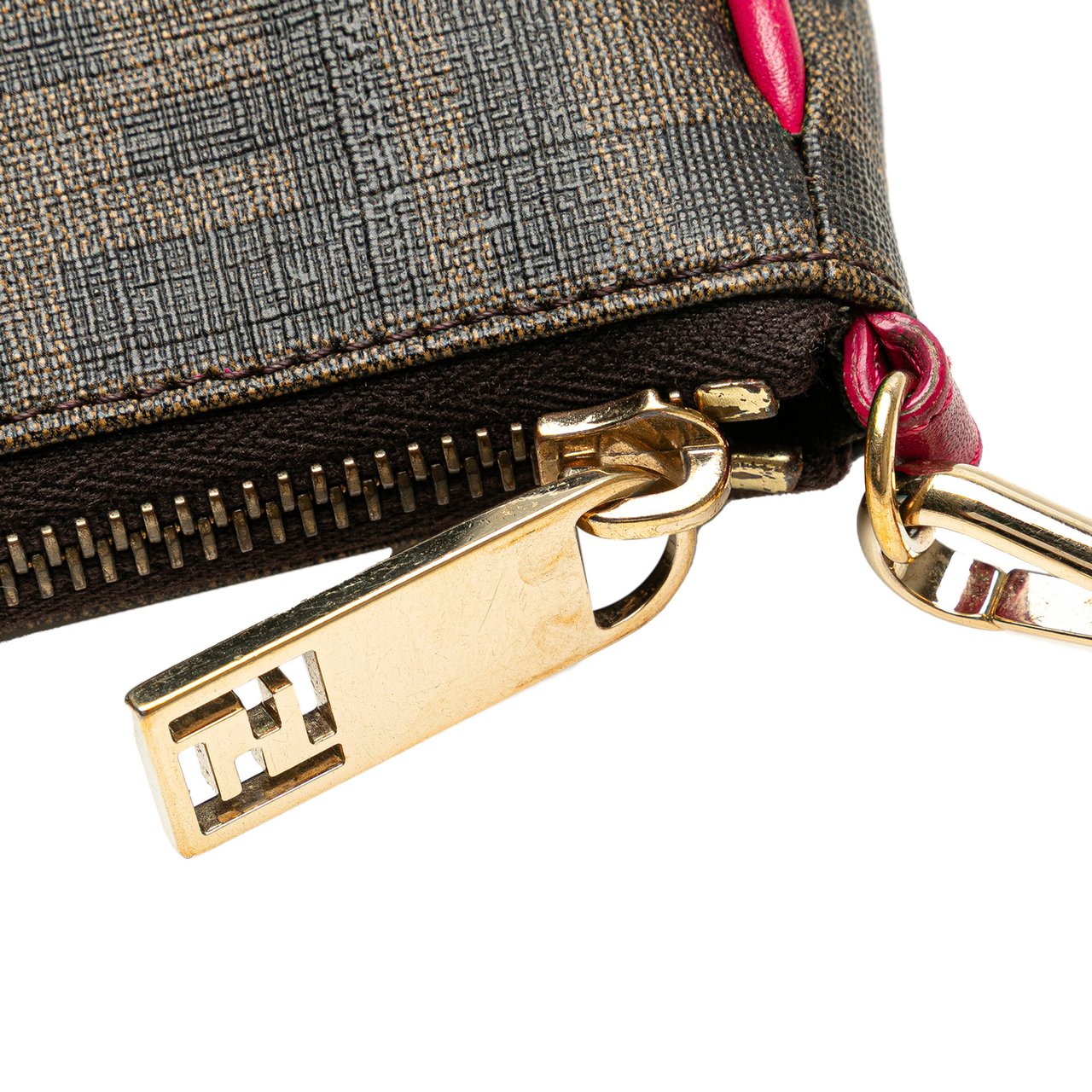 Fendi Zucca Spalmati Chain Pochette Bruin