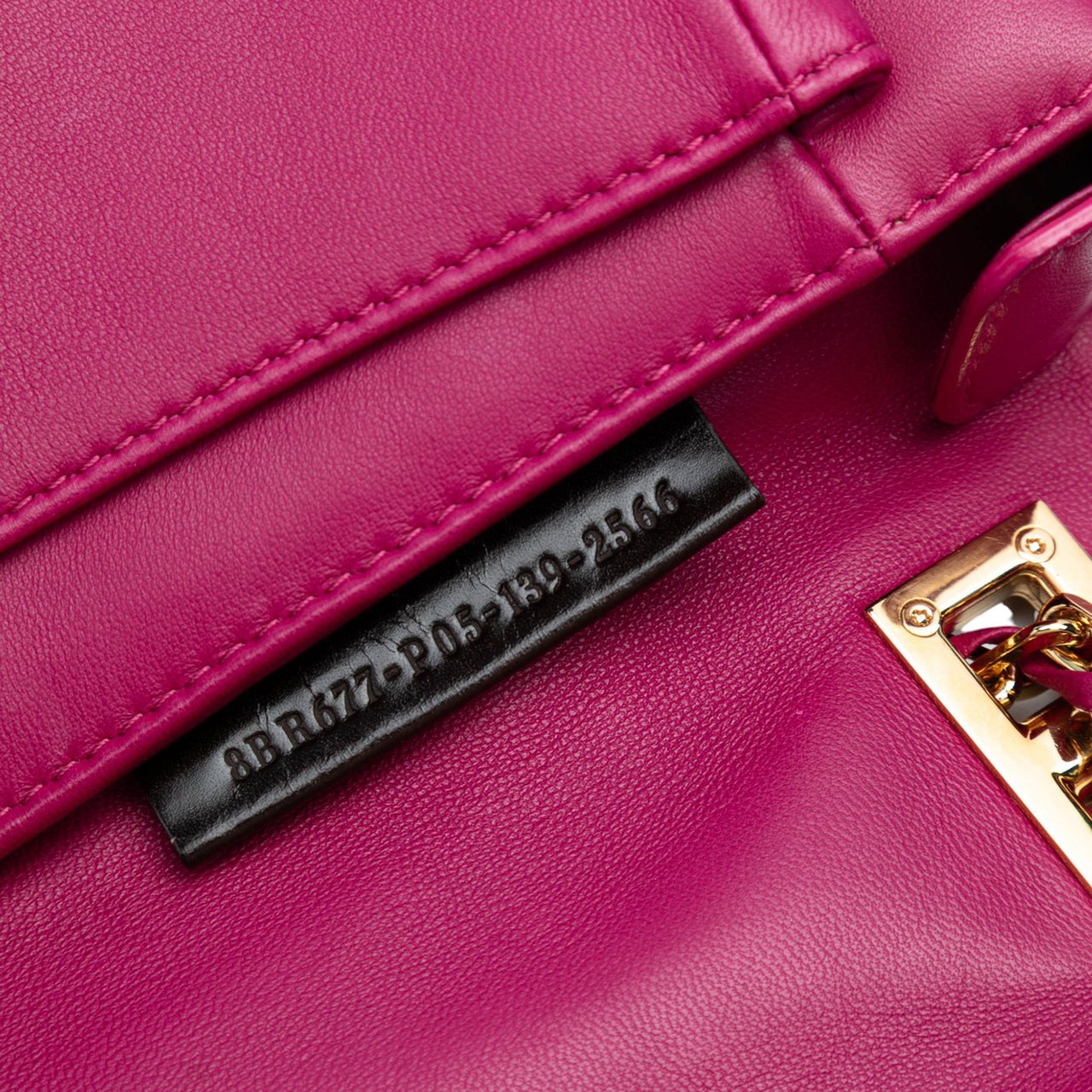 Fendi Nappa Be Baguette Crossbody Roze