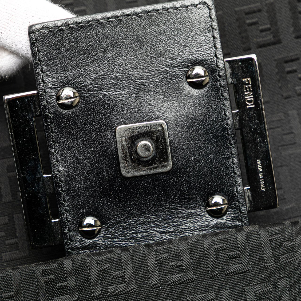 Fendi Zucchino Canvas Crossbody Zwart