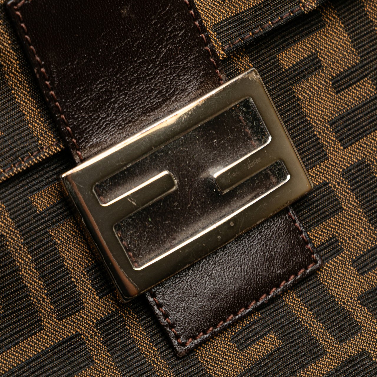 Fendi Zucca Canvas Shoulder Bag Bruin
