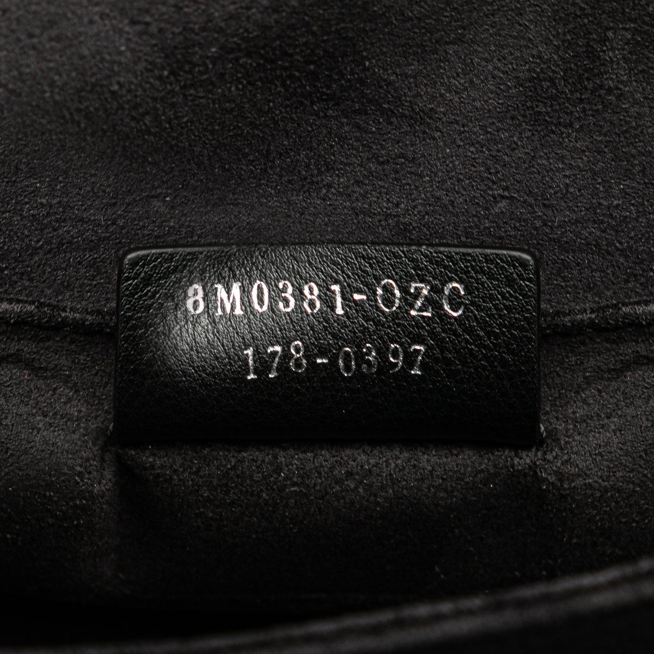 Fendi Small Scalloped Leather Kan I Crossbody Zwart
