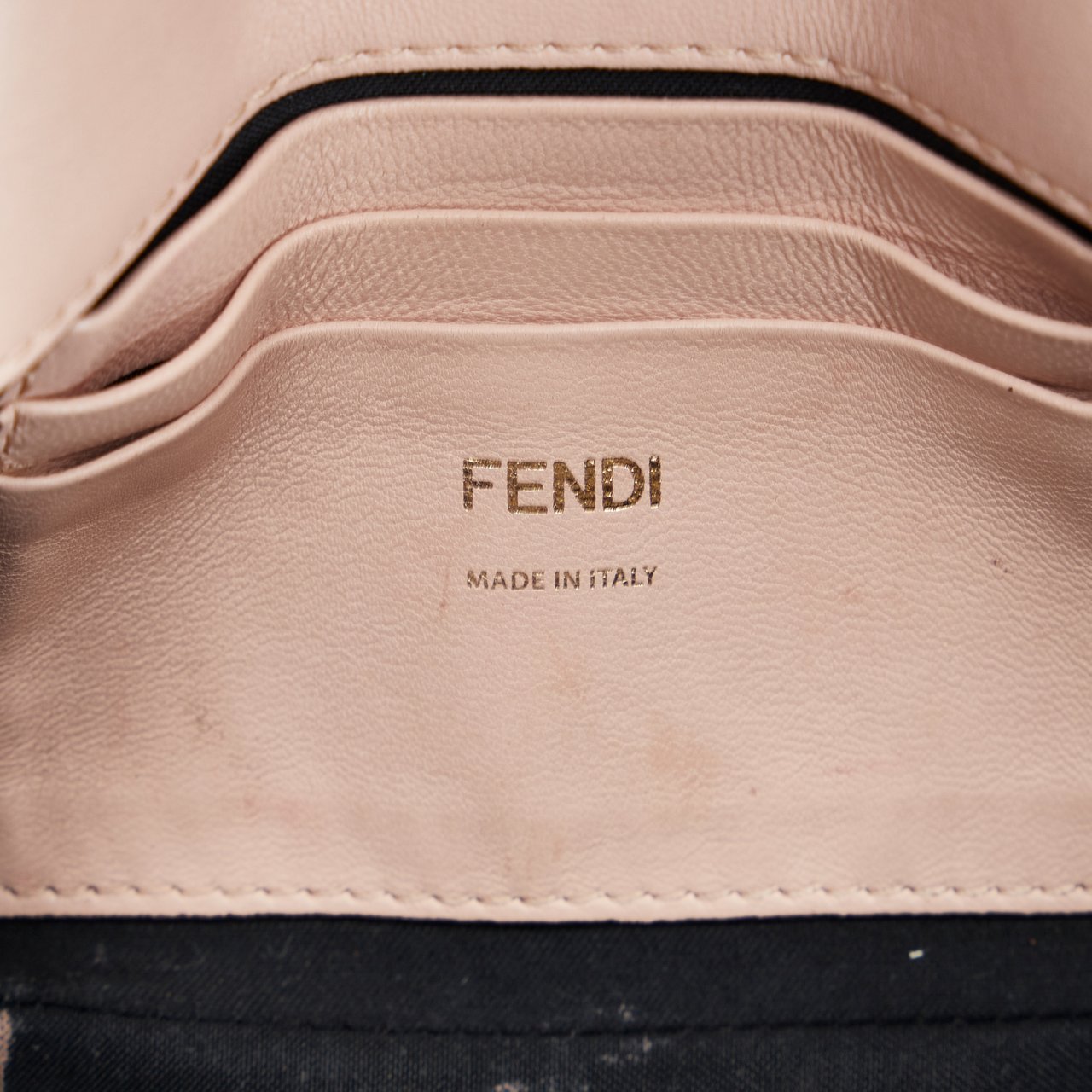 Fendi Mini Baguette Chain Roze