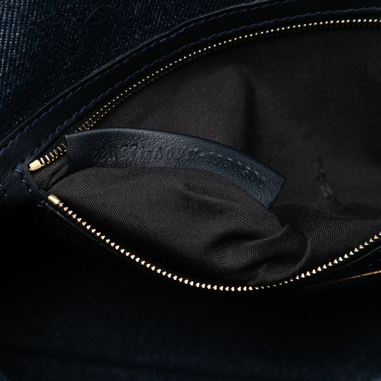 Fendi Large Denim Baguette Satchel Blauw