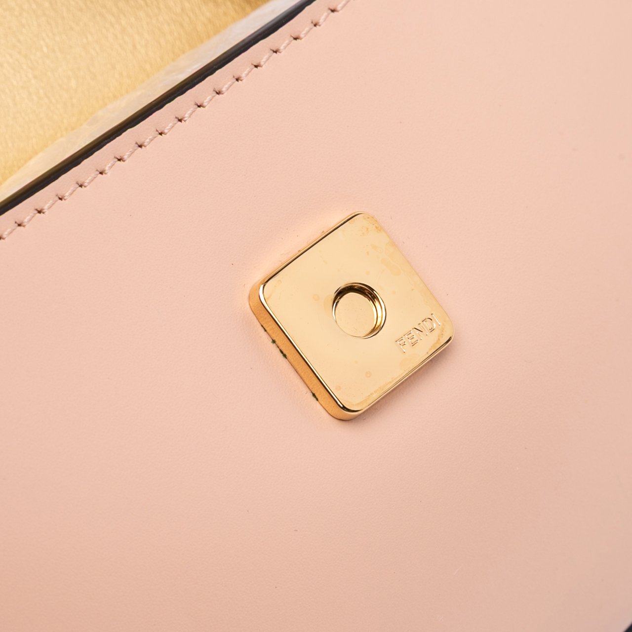 Fendi Mini Leather Cookie Hobo Roze