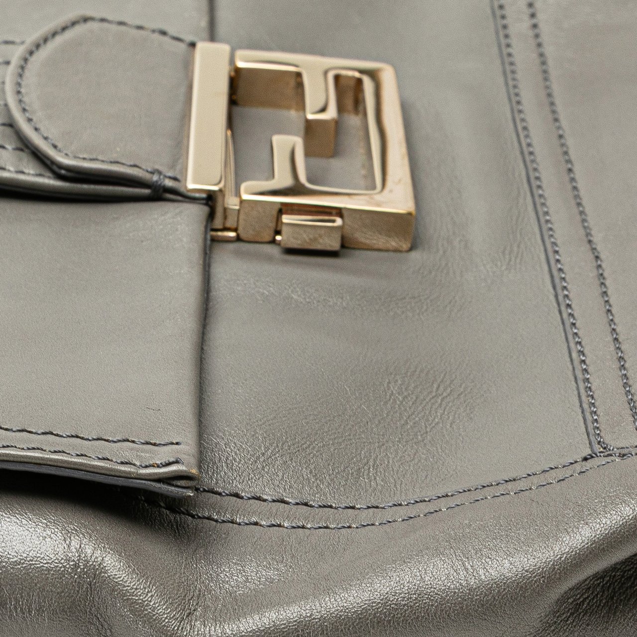 Fendi Glazed Leather Chain Flap Baguette Crossbody Grijs