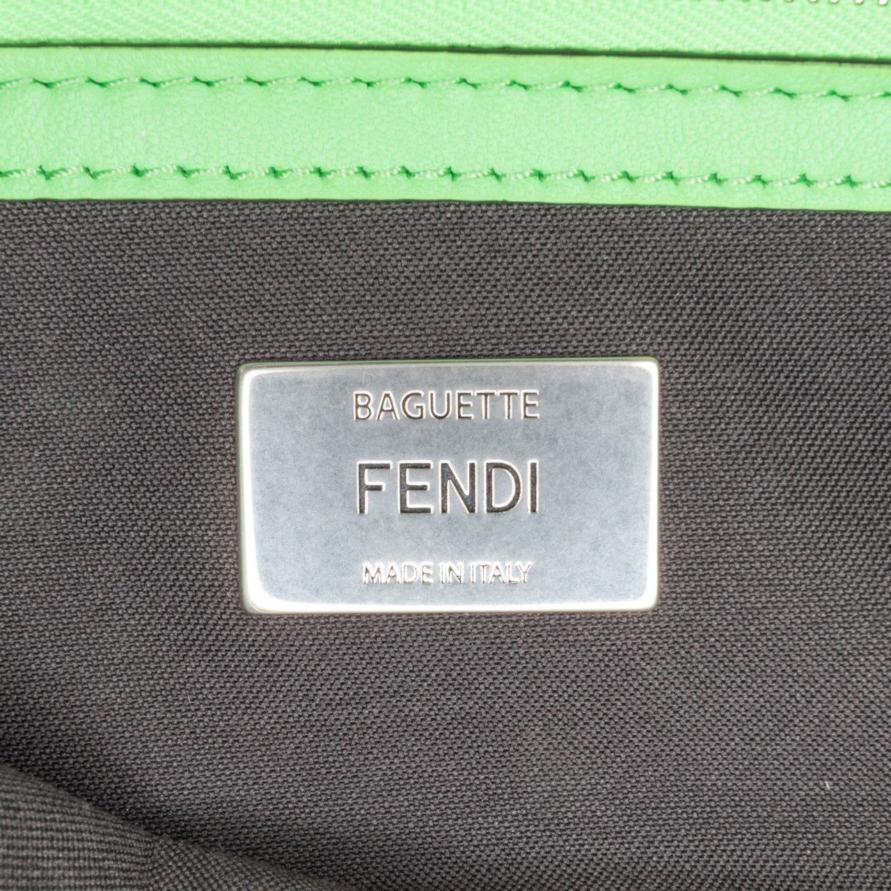 Fendi Zucca Embossed Stitched Leather Baguette Satchel Groen