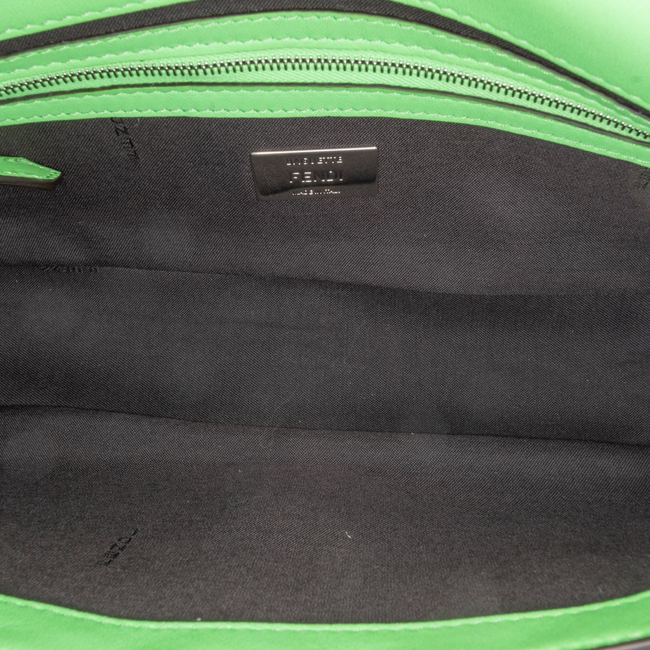 Fendi Zucca Embossed Stitched Leather Baguette Satchel Groen