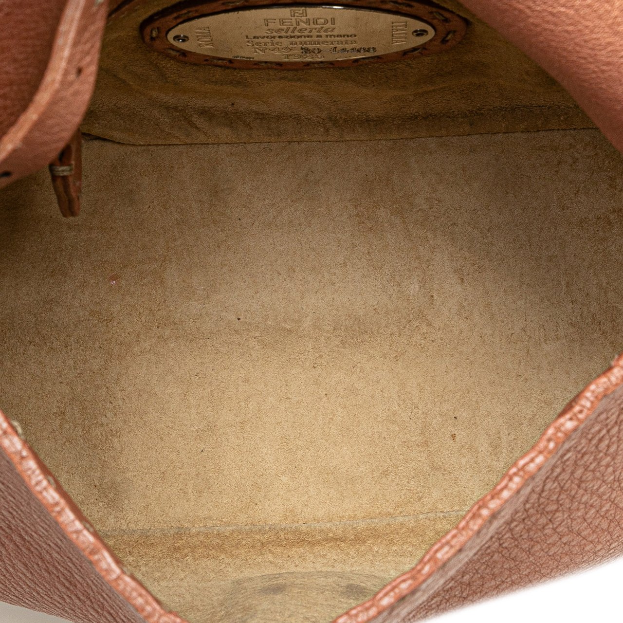 Fendi Leather Selleria Baguette Roze