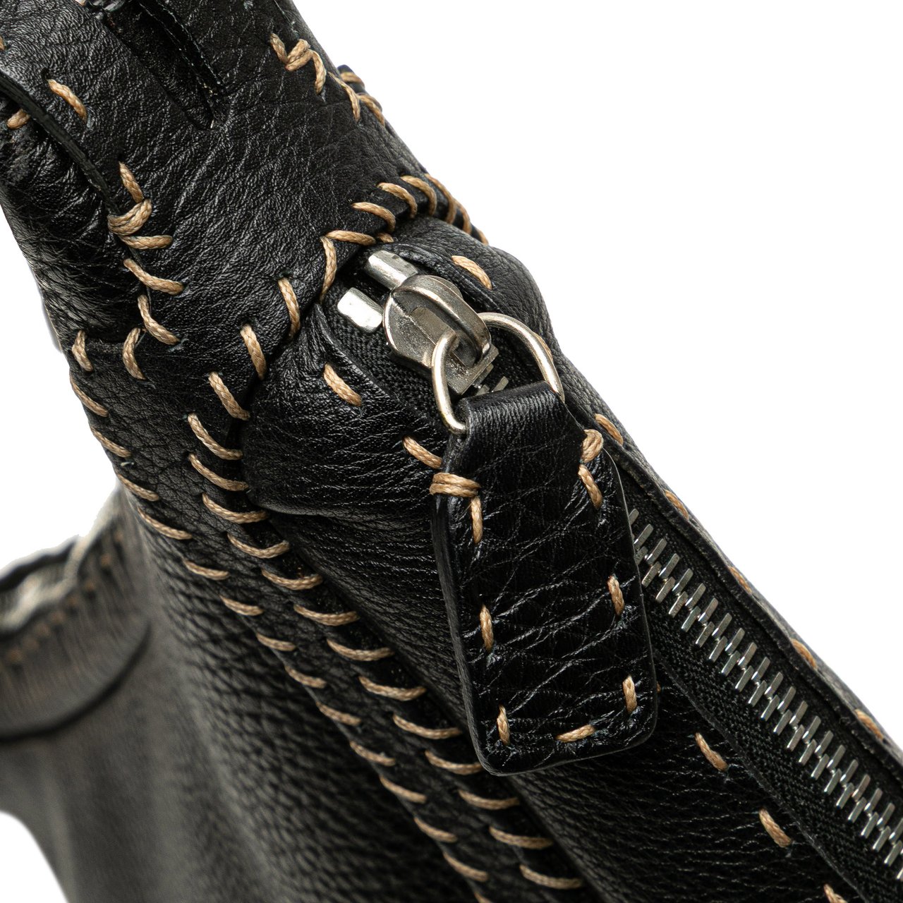 Fendi Leather Selleria Oyster Hobo Zwart