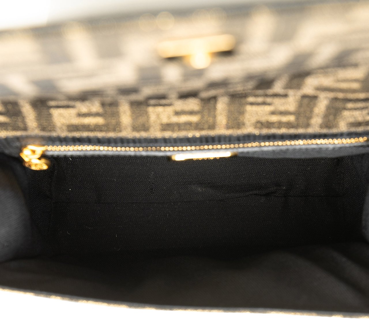 Fendi Zucca Canvas Shoulder Bag Bruin