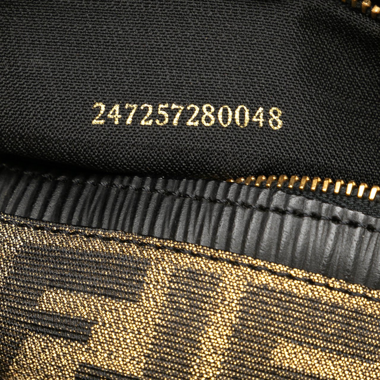 Fendi Zucca Canvas Shoulder Bag Bruin