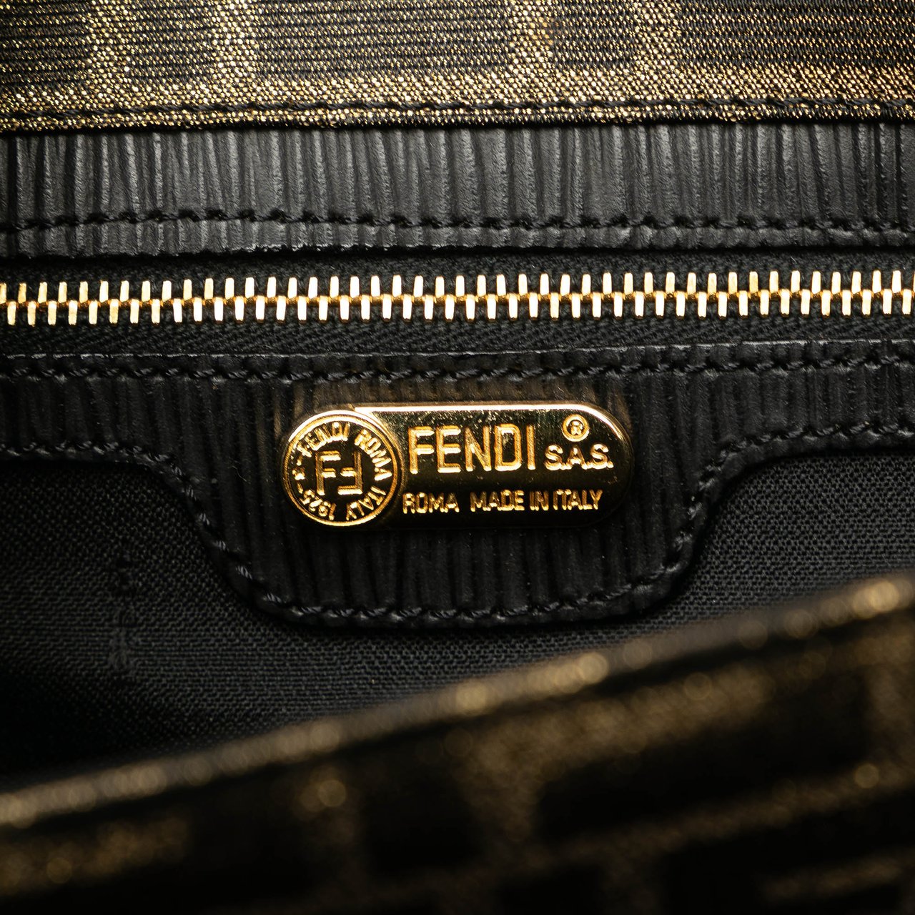 Fendi Zucca Canvas Shoulder Bag Bruin