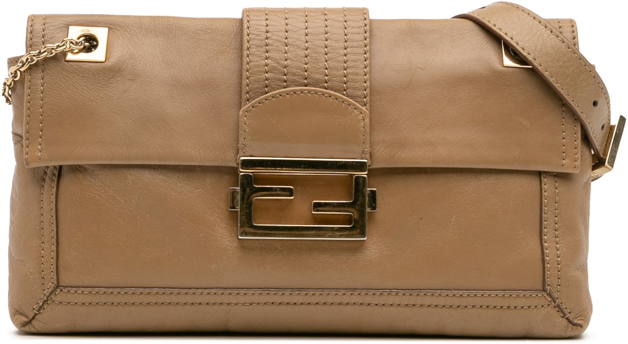 Fendi Leather Baguette Chain Flap Bruin