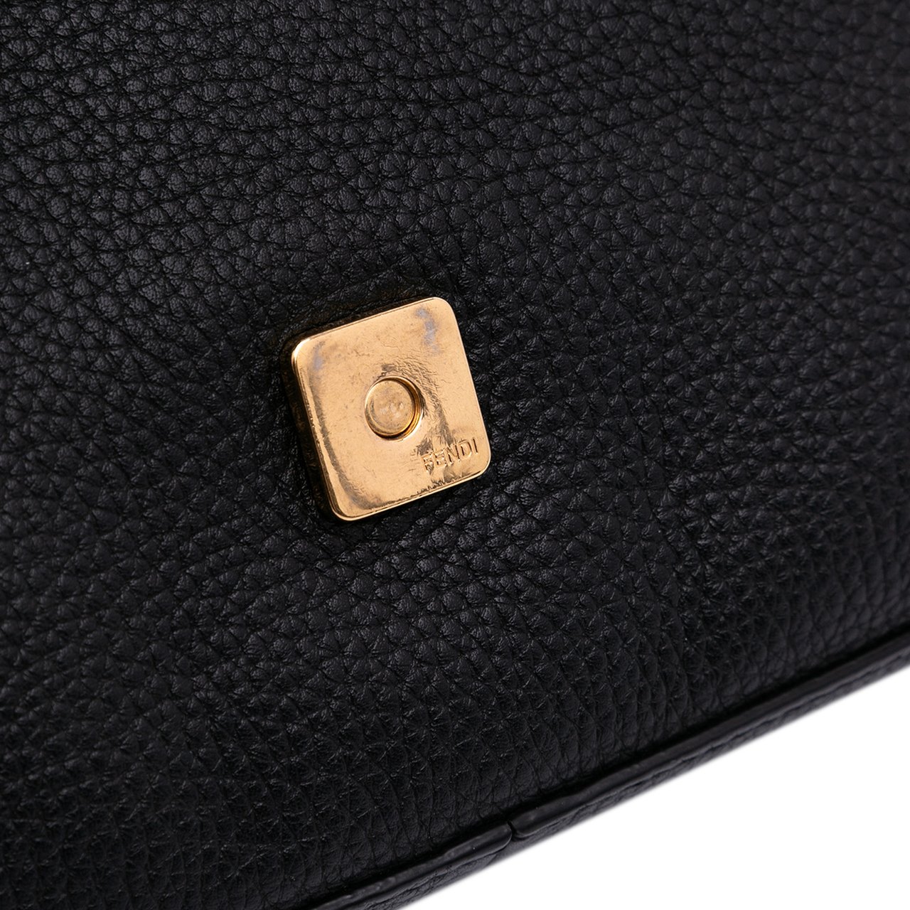 Fendi Leather Selleria Convertible Baguette Satchel Zwart