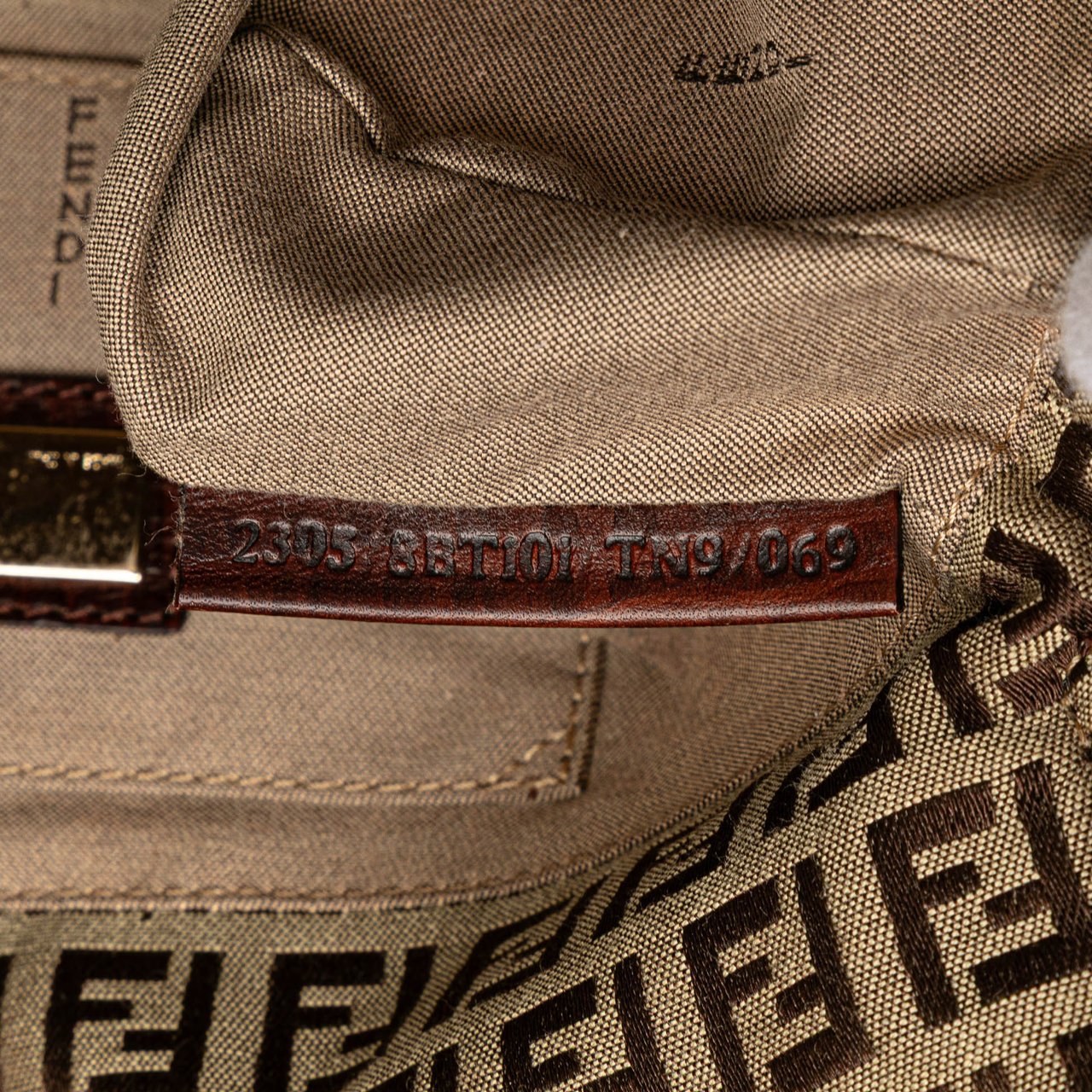 Fendi Zucchino Canvas Shoulder Bag Bruin