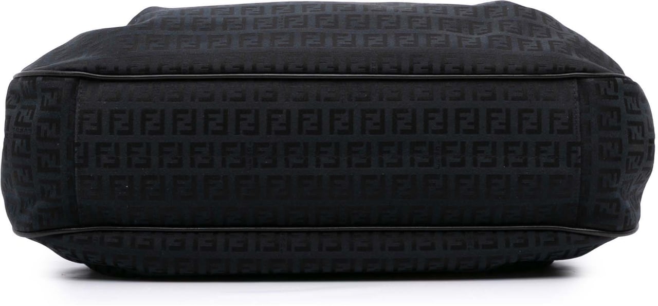 Fendi Zucchino Canvas Shoulder Bag Zwart
