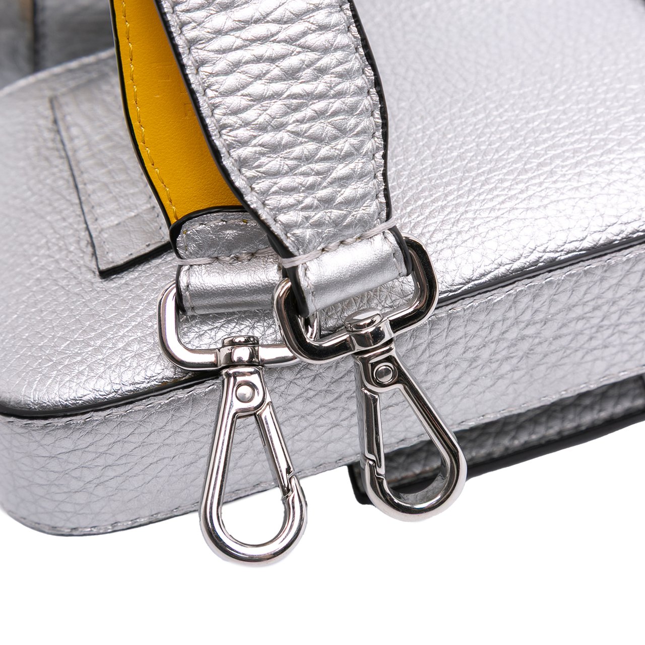 Fendi Leather Baguette Crossbody Zilver