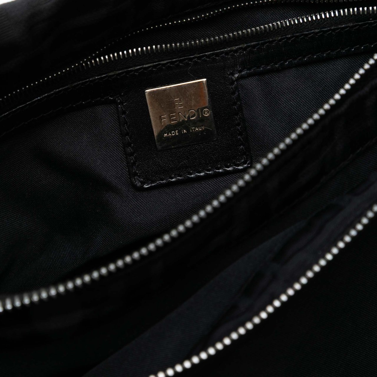 Fendi Zucca Canvas Shoulder Bag Zwart