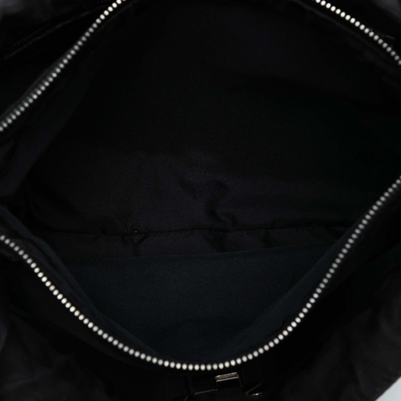 Fendi Zucca Canvas Shoulder Bag Zwart