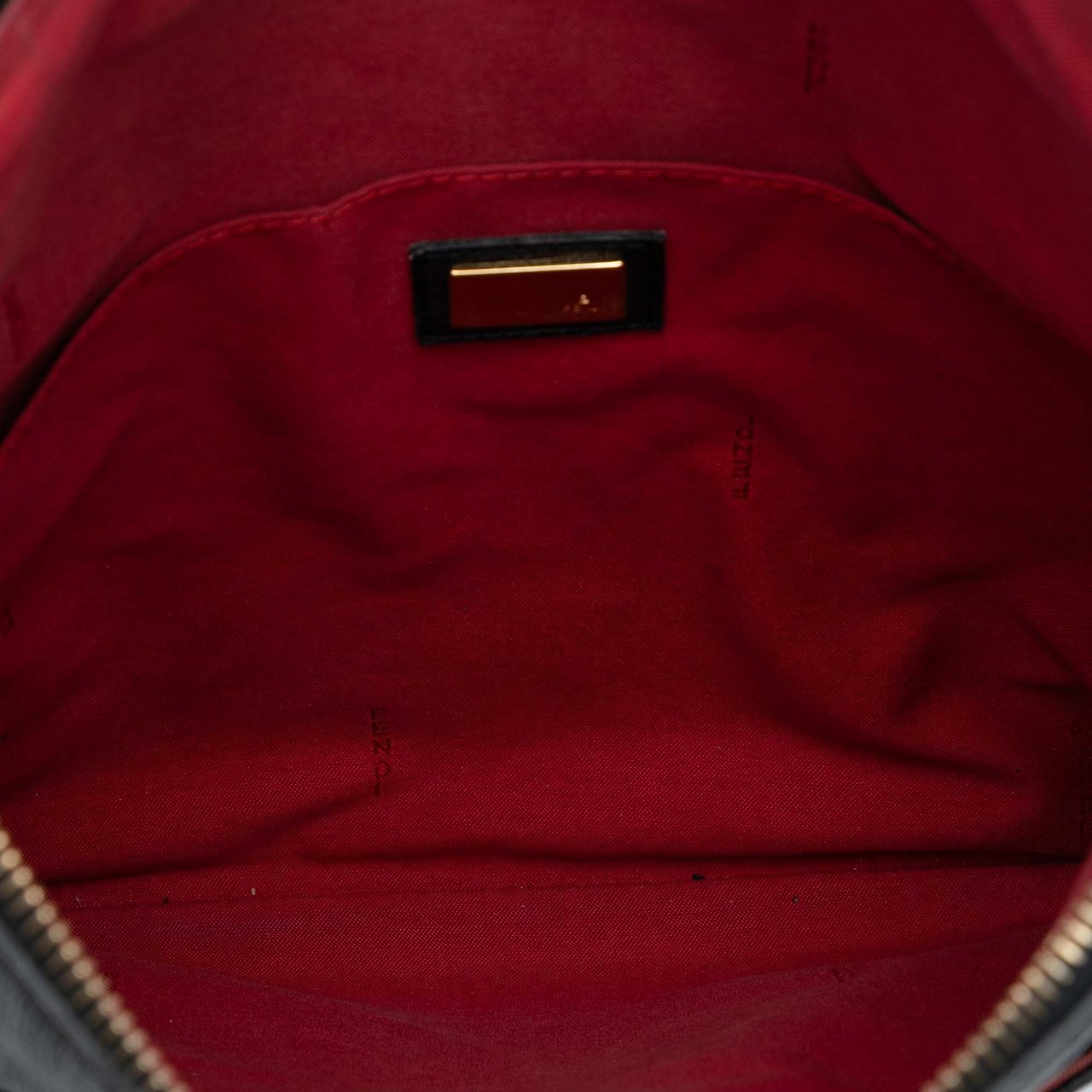 Fendi Zucchino Coated Canvas Charm Zip Crossbody Zwart