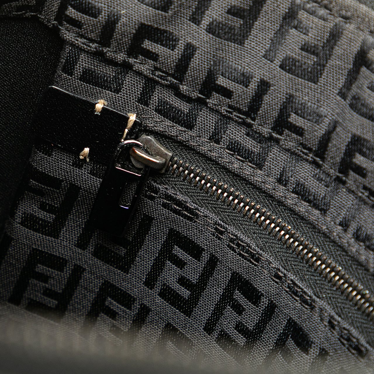 Fendi Zucchino Canvas Tote Zwart