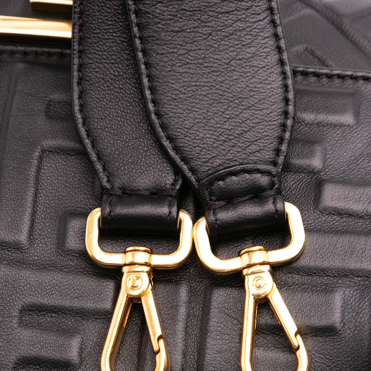 Fendi Zucca Embossed Leather Baguette Satchel Zwart