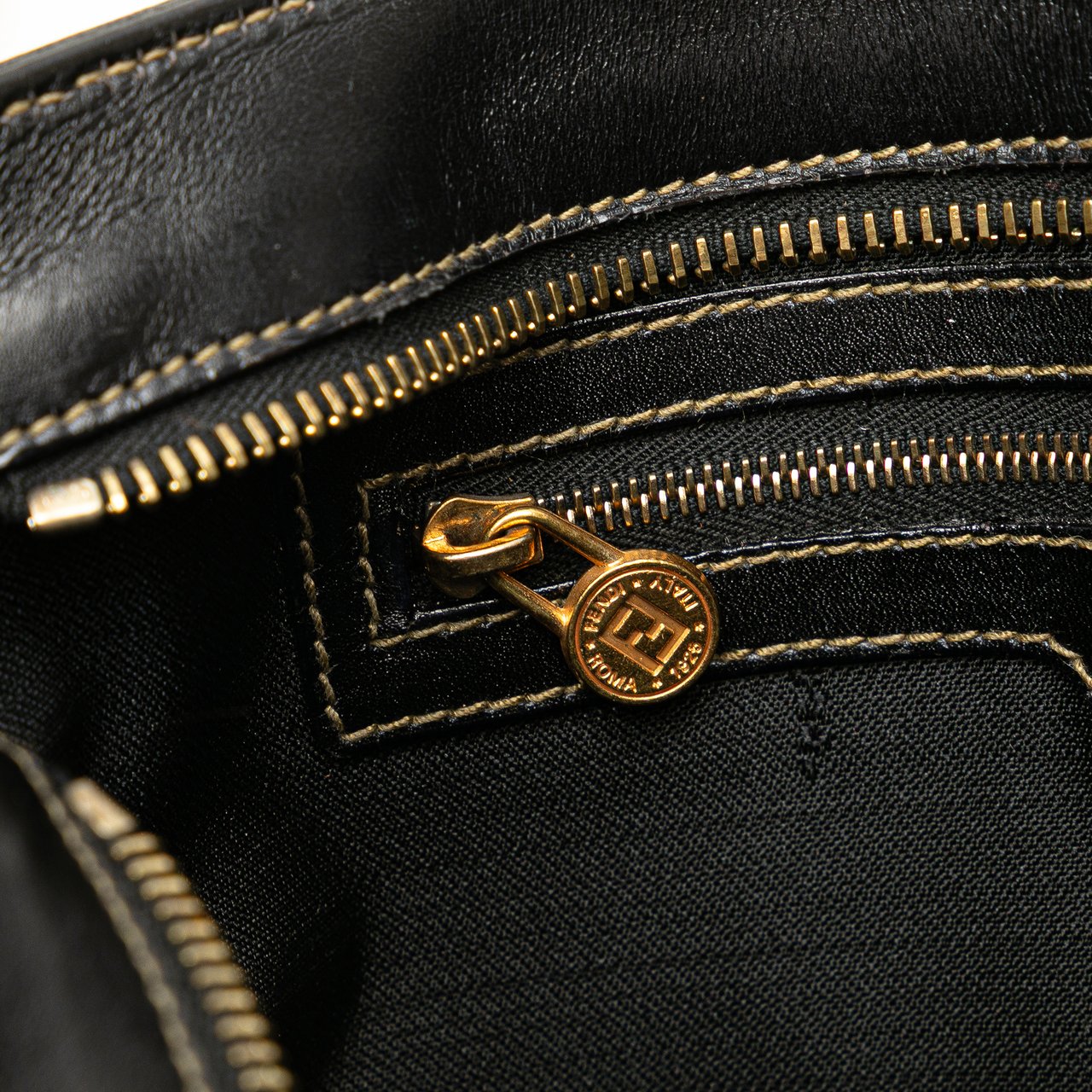 Fendi Pequin Coated Canvas Crossbody Zwart