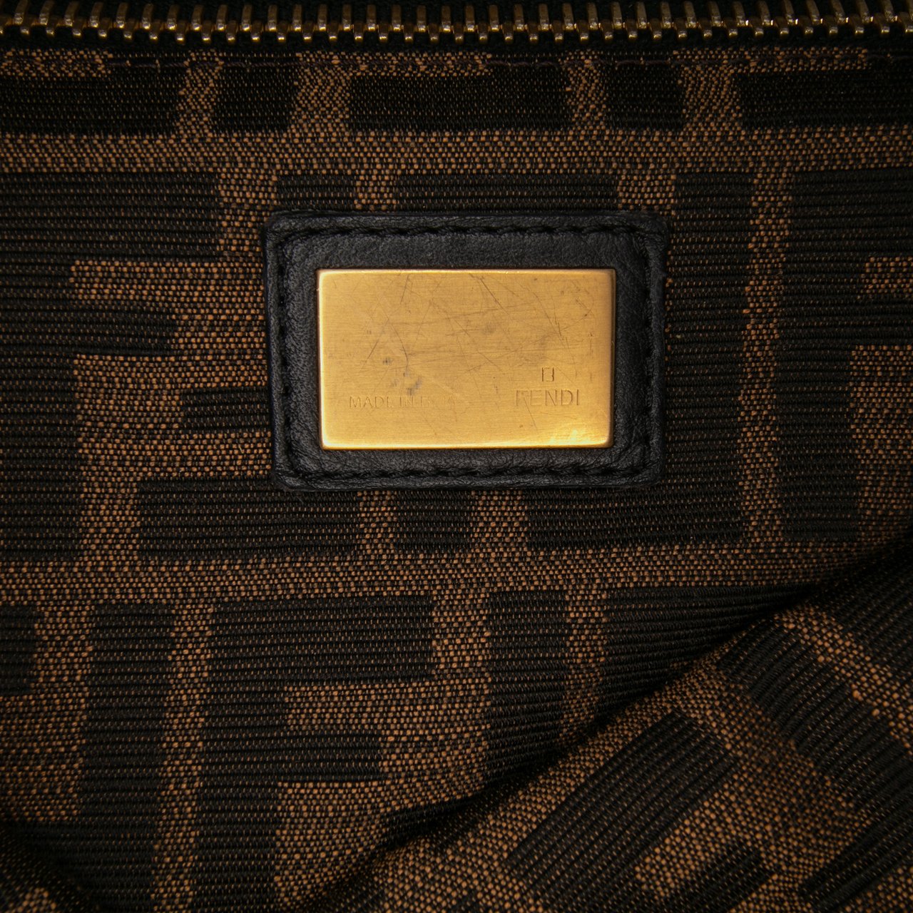 Fendi Large Goatskin Peekaboo Iconic Satchel Zwart