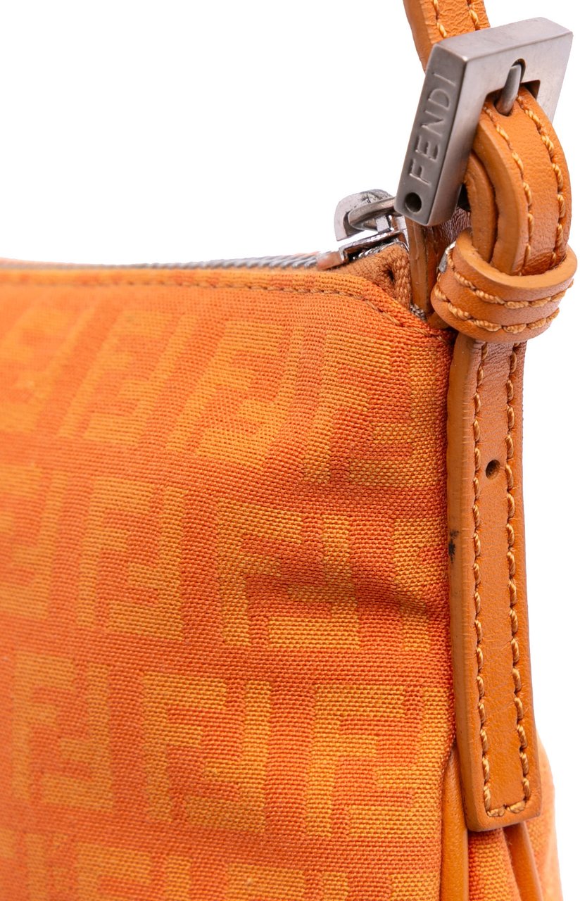 Fendi Zucchino Canvas Hobo Oranje