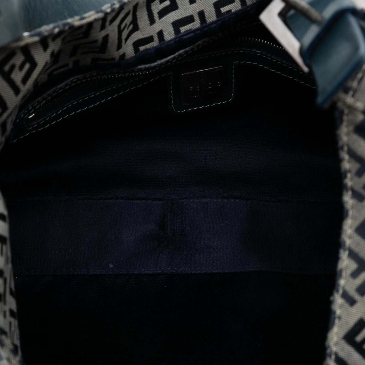 Fendi Zucchino Canvas Shoulder Bag Grijs