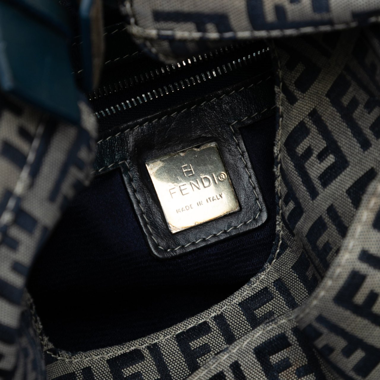 Fendi Zucchino Canvas Shoulder Bag Grijs